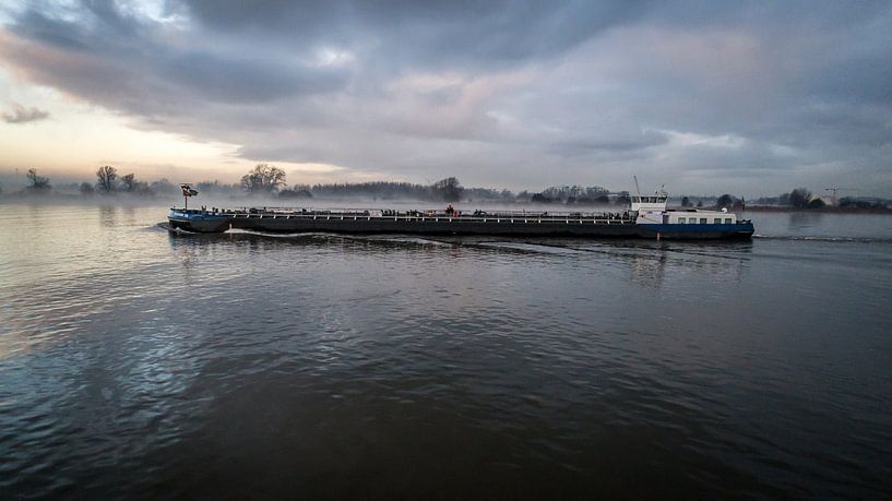 Motor tanker Eiltank 38 by Vincent van de Water