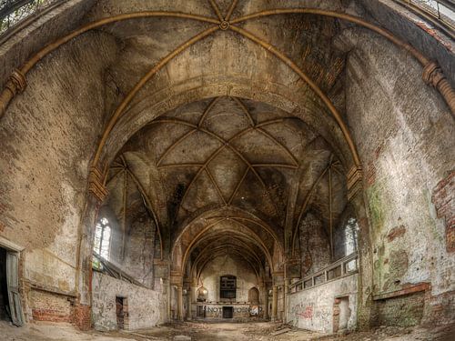 Verlaten plaats - oude kerk