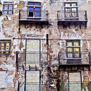 Morbide Schönheit im historischen Stadtkern von Palermo auf Sizilien von Silva Wischeropp