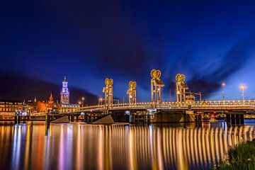 Stadtbrücke (stadsbrug) und Skyline der Stadt Kampen von Sjoerd van der Wal Fotografie