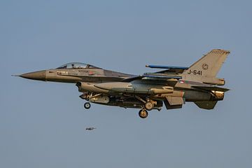 Koninklijke Luchtmacht F-16 Fighting Falcon (J-641). van Jaap van den Berg