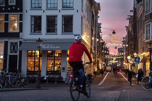 De sfeer van de grachtengordel in Amsterdam met Kerstverlichting