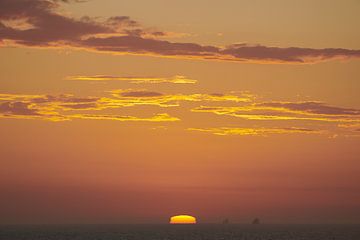 Coucher de soleil sur l'Atlantique sur Maarten Heijkoop