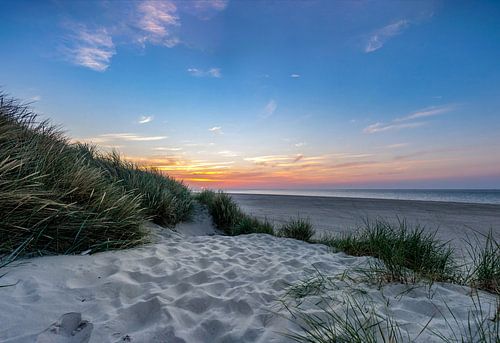 Zonsondergang duin vuurtoren Texel
