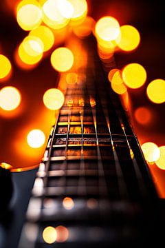 Gitaarsnaren in warm licht van Poster Art Shop