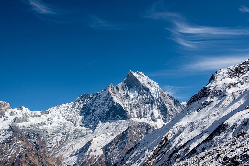 Mountains in Nepal by Ellis Peeters