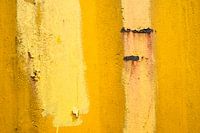 Abstract: oppervlakte gele container