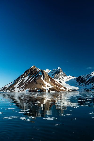 Spitsbergen Samarinbreen by Karin Maier