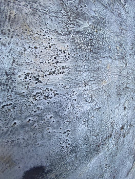 Metallic-Struktur mit Rissen
