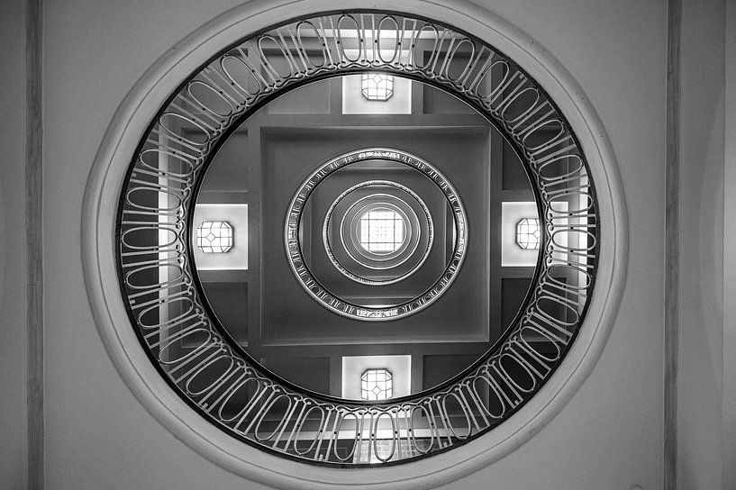 Architecturale elegantie - perspectieven in het trappenhuis van Karsten Rahn