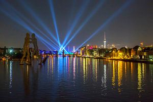 Lichtshow im Berliner Osthafen