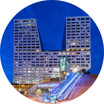 Stadskantoor, Utrecht in het blauwe uur