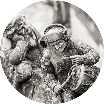 De luchtboog beelden of spuwers van de Sint-Janskathedraal in 's-Hertogenbosch, van Marcel Bakker