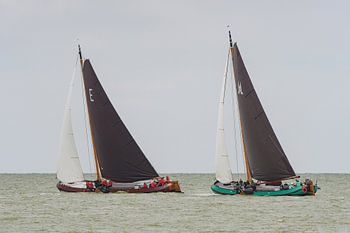 Skûtsjes on the IJsselmeer_02