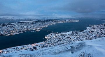 Tromsø vanaf Fjellheisen, Finnmark in Noorwegen van lousfoto