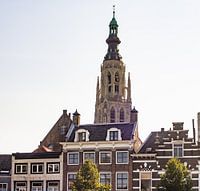 Die Große Kirche in Breda in voller Sonne