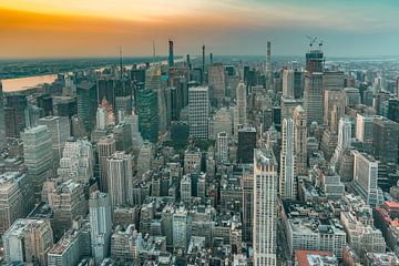 Zonsondergang in Manhattan, New York City van Patrick Groß