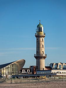 Der Leuchtturm und Teepott in Warnemünde