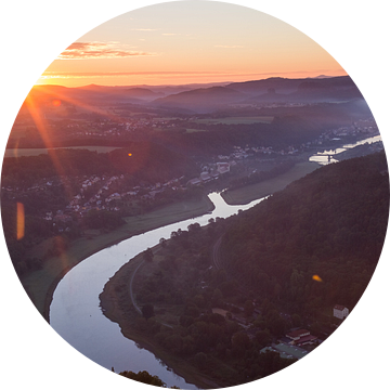 Zonsopgang over de rivier de Elbe van Sergej Nickel