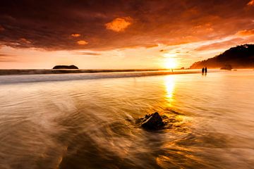 Coucher de soleil sur la plage du Costa Rica sur Tilo Grellmann