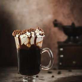 koffie met stroopwafellikeur van Laura van Driel