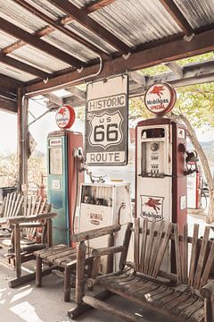 Oud Tankstation - Route 66 Arizona van Henrike Schenk