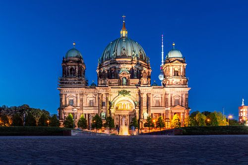 Le Berliner Dom de Berlin le soir (0185)
