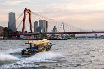 Water taxi with Willemsbrug by Prachtig Rotterdam