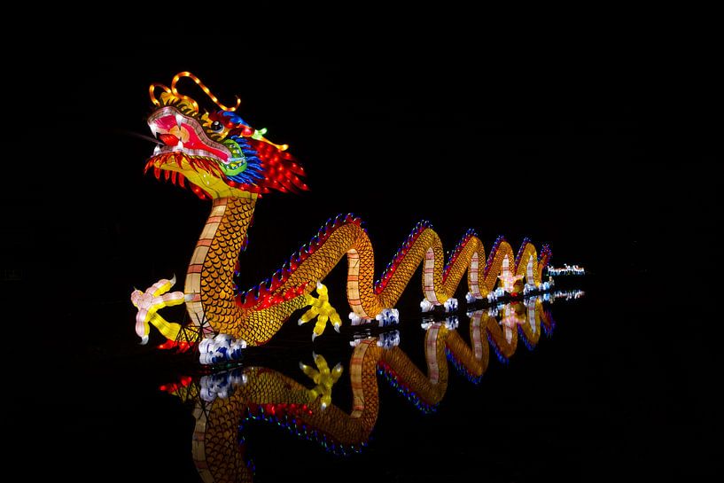 Un dragon dansant illumine la nuit à Utrecht par Thijs Schouten