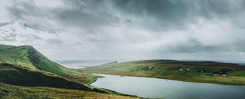 Menschenleere Einsamkeit am Neist Point. Isle of Skye in Großbritannien. Panorama Klippe an den Schottland Highlands! von Jakob Baranowski - Photography - Video - Photoshop