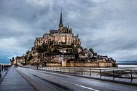 Mont Saint-Michel met wolken