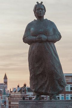 Frau des Fischers Scheveningen Keizerstraat von Anne Zwagers