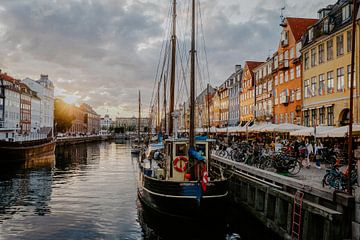 Coucher de soleil Nyhavn Copenhague Danemark sur Jessie Jansen
