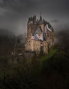 Burg Eltz by Rene scheuneman