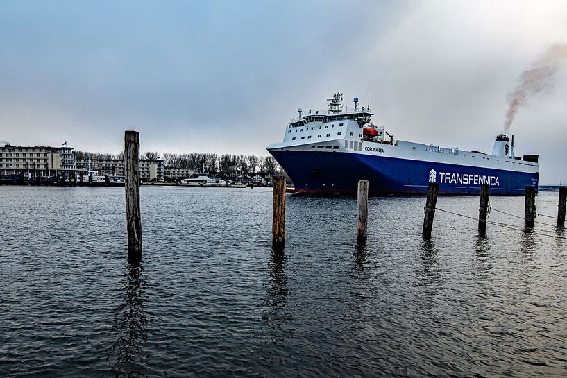 Transport auf der Trave von Thomas Riess