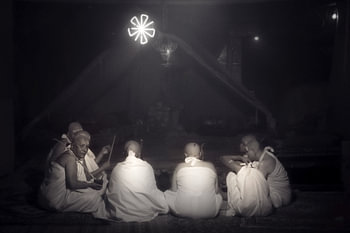Frauen-Guru-Einweihung