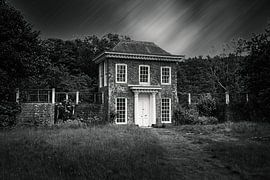 Pavilion in park Castle Herstmonceux by Rob Boon