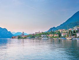 Gardasee - Blick auf Malcesine am Abend
