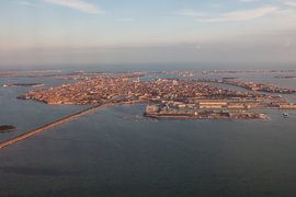 Venedig Stadt aus der Luft von Joost Adriaanse