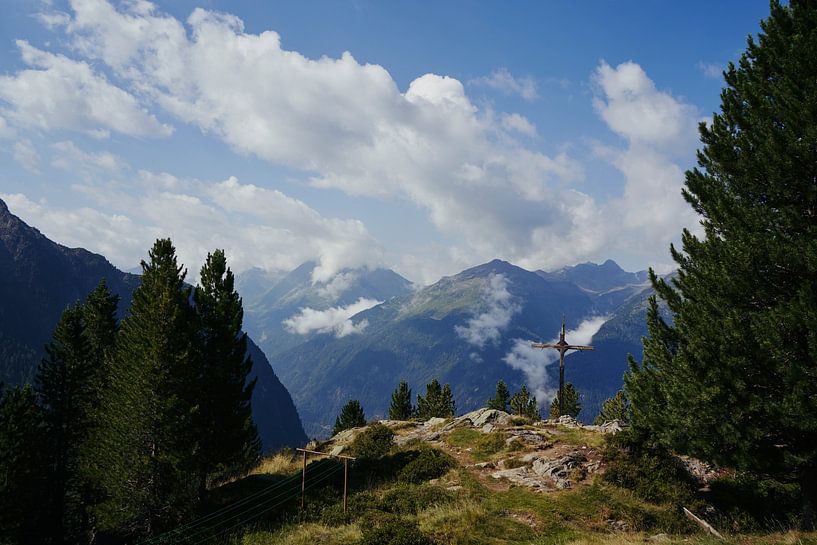 Blick auf das Kreuz von Lisanne Storm