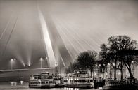 Erasmusbrücke im Nebel von Vincent van Kooten Miniaturansicht