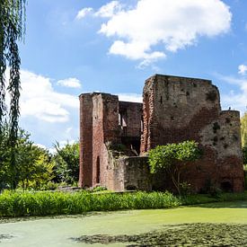 Ravesteyn Ruin in Heenvliet by Shot By DiVa