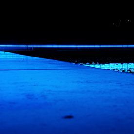 Abstracte lichtinval op grond & in het water van Surreal Media