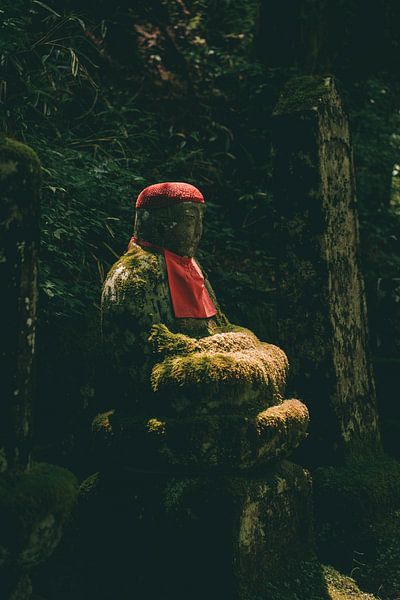 Japanse boeddha in Nikko van Nikkie den Dekker | travel & lifestyle photography