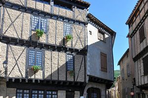 Mittelalterliche Schönheit in den Straßen von Alet-les-Bains