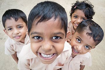 Des enfants souriants