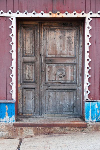 Once beautifully varnished. by Bert Tamboer