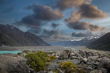 Überblick über die Landschaft auf dem Tasmanischen Gletscher Mount Cook Neuseeland von Albert Brunsting