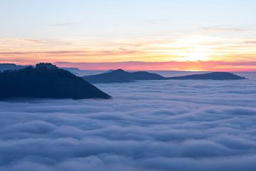 Hohenneuffen Castle - Sunset with sea of fog on the Beuren rock