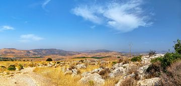 Panorama der zerklüfteten Berglandschaft auf dem Berg Arbel, Galiläa, Israel von Mieneke Andeweg-van Rijn